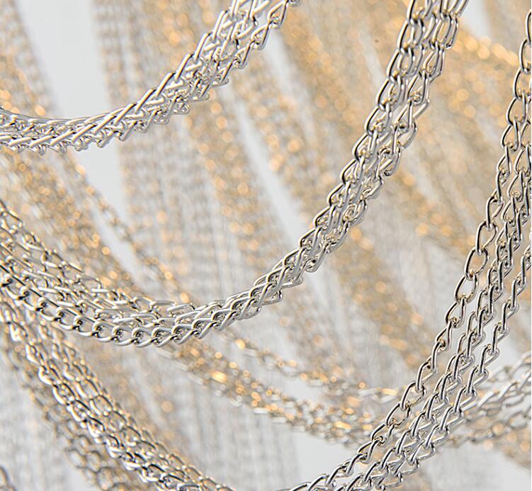 Lyxig nordisk taklampa med aluminiumkedja