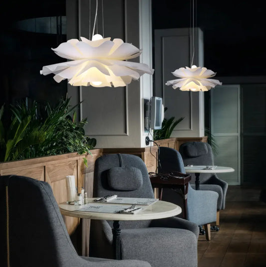 Modern nordisk blomformad taklampa