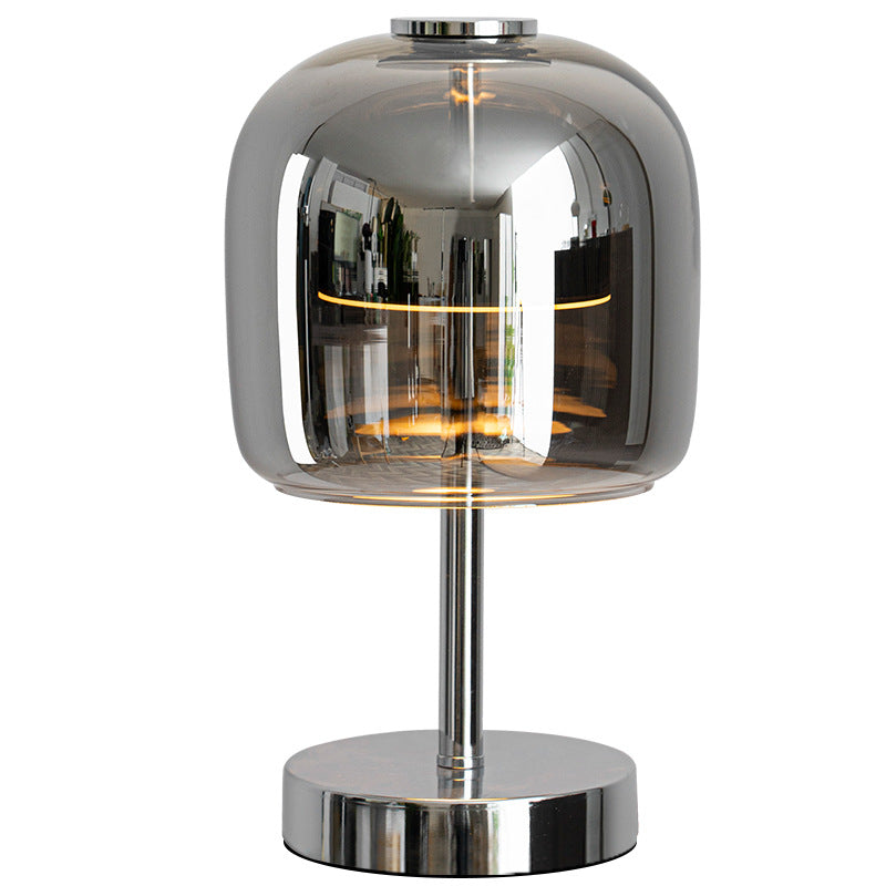 Dekorativ nordisk bordslampa i glas