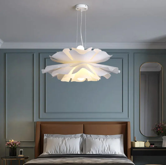 Modern nordisk blomformad taklampa